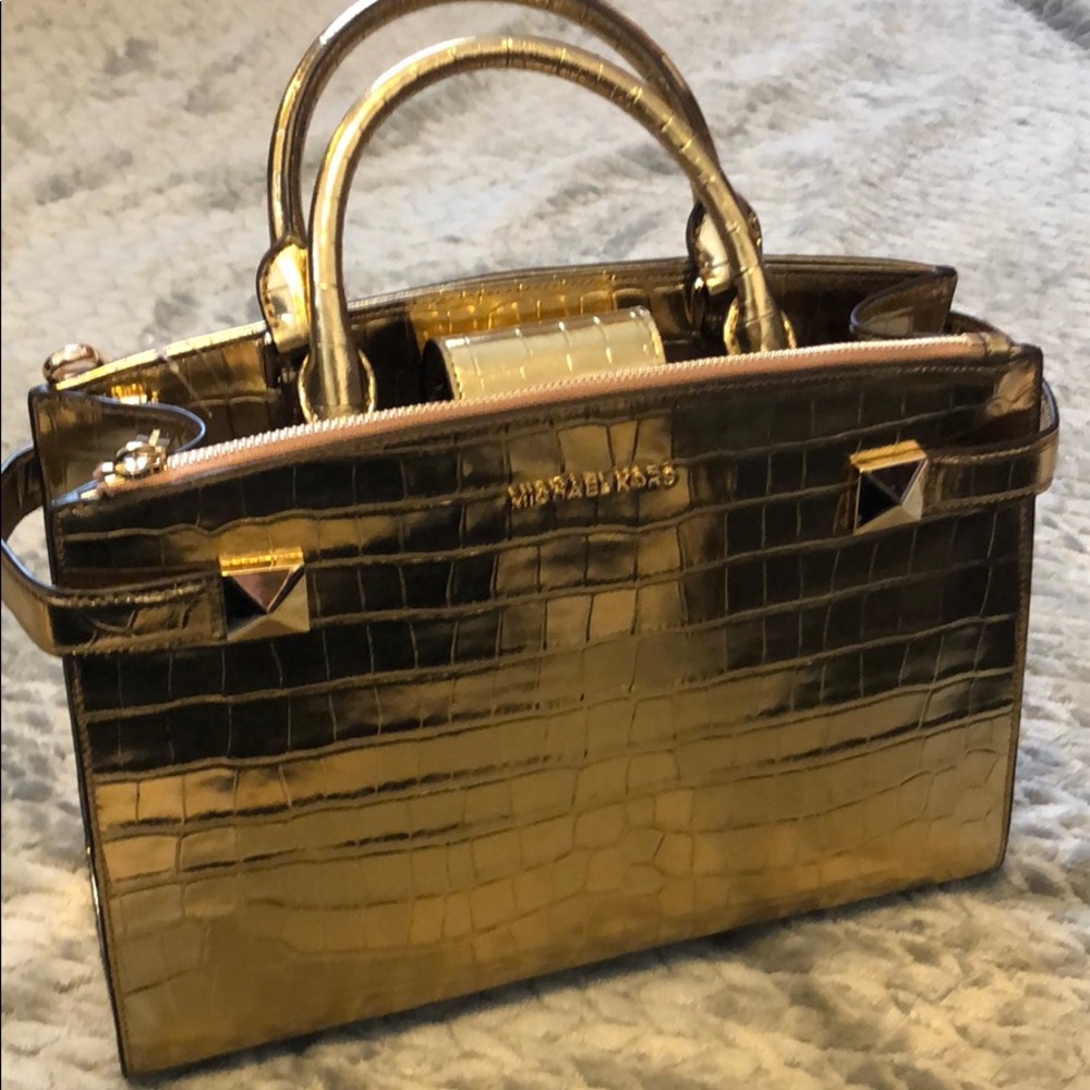 Smoke free home. NWT.